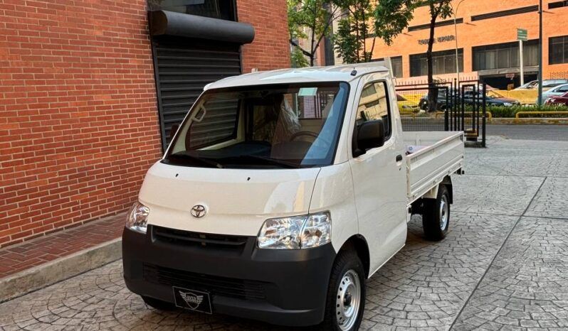 
								Toyota Lite Ace Pick Up full									