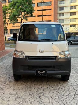 
										Toyota Lite Ace Pick Up full									