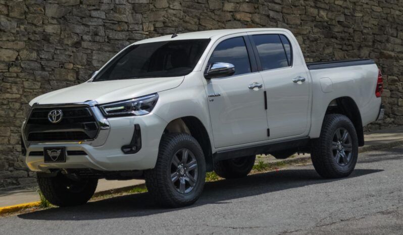 
								Toyota Hilux full									