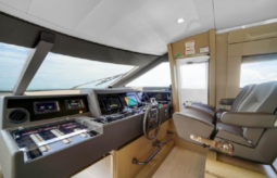 
										FERRETTI MOTOR YACHTS 700 70 full									