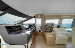 
										FERRETTI MOTOR YACHTS 700 70 full									